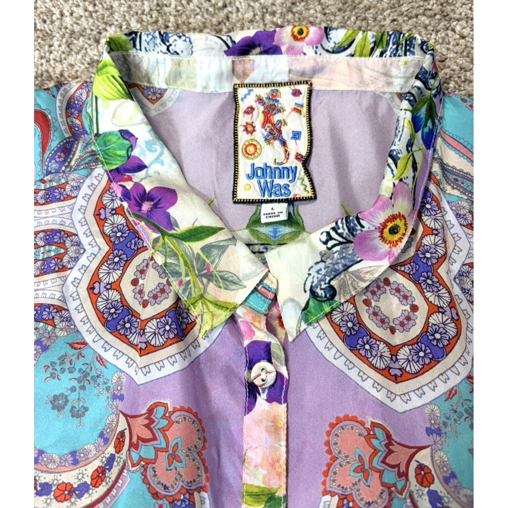 JOHNNY WAS 100% Silk Button Up Top Size Large Floral Multicolor